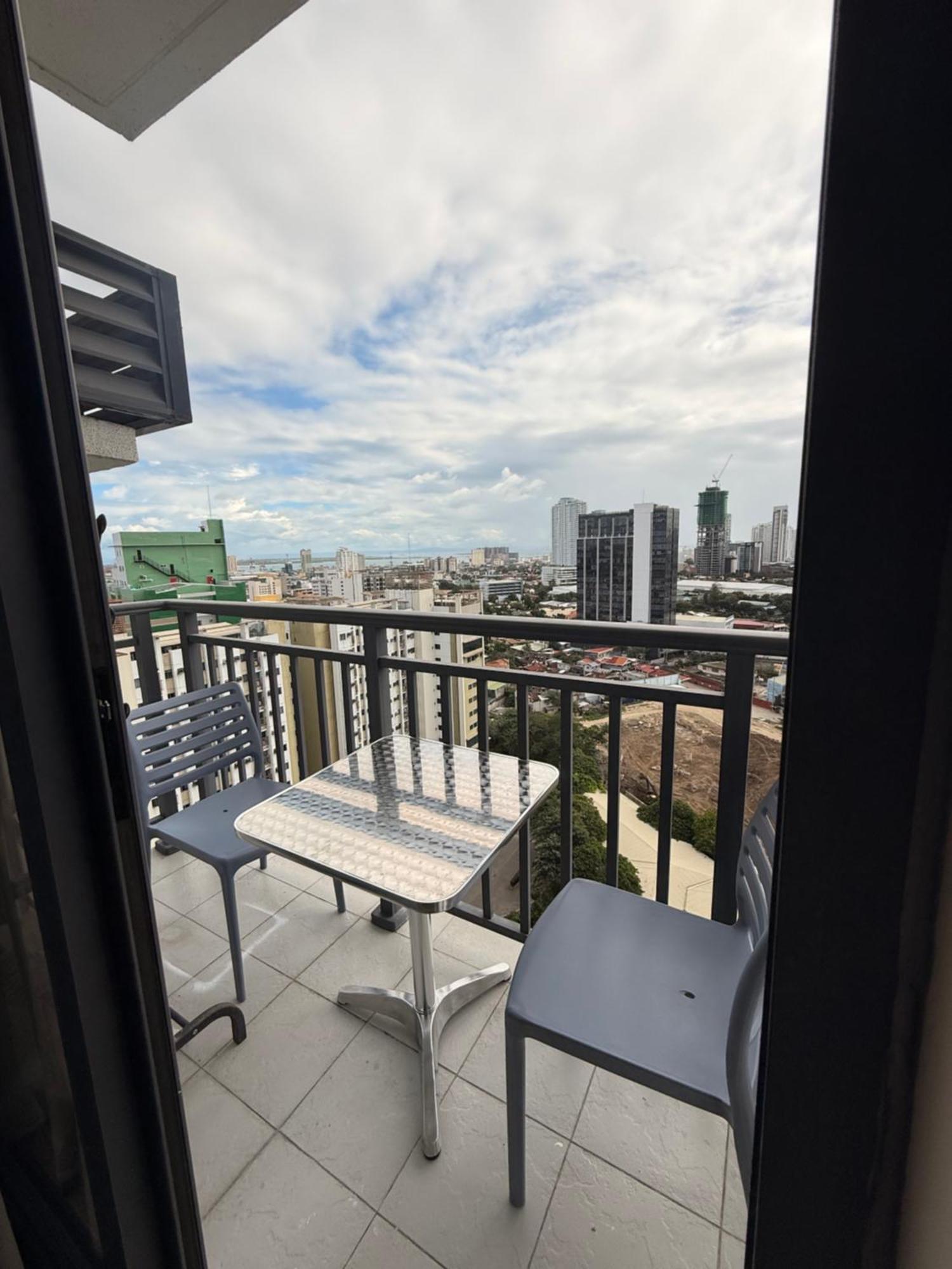 Arlowes At 20F Grand Residences Cebu Eksteriør billede